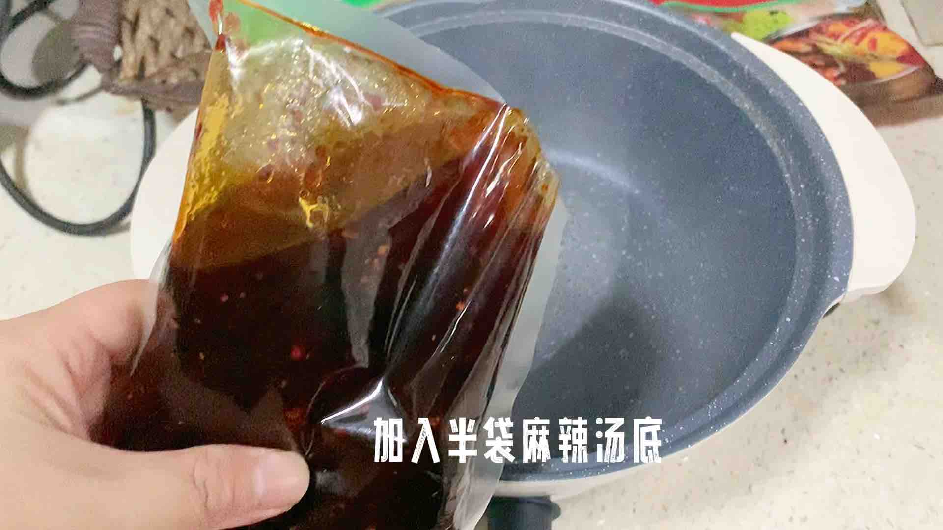 麻辣丸子香锅的做法步骤：3