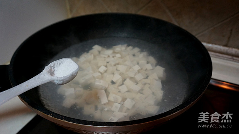 雪菜肉沫烧豆腐的做法步骤：5