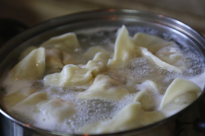 南瓜丝儿虾仁馄饨的做法步骤:16