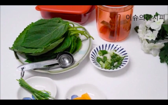 苏子叶炖菜（微波炉菜谱）的做法步骤：1