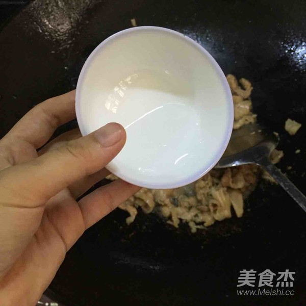 小炒瘦肉的做法步骤：4