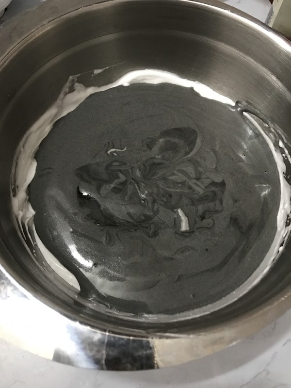 龙猫戚风蛋糕的做法步骤:9