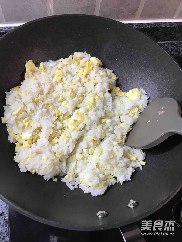 酱油蛋炒饭的做法步骤:8