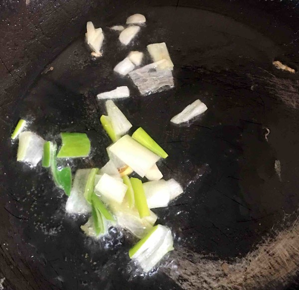 白菜炒囊的做法步骤：4