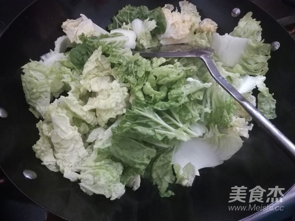 白菜炒肉的做法步骤：5