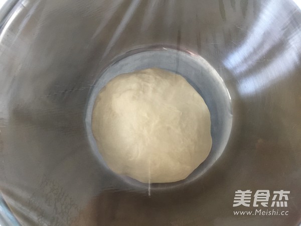 香葱沙拉香肠面包的做法步骤:5