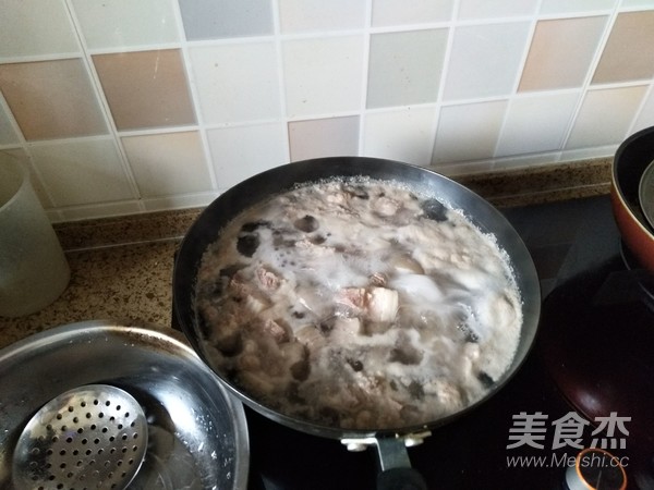 红烧肉的做法步骤：1