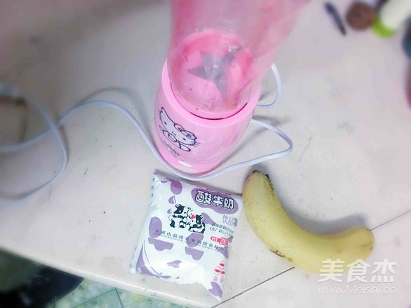 香蕉酸奶果汁的做法步骤：1