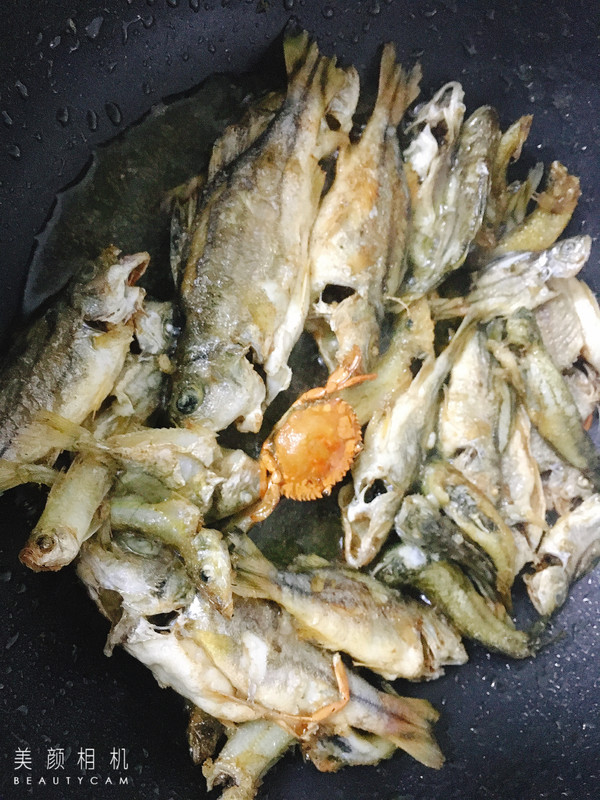 香煎花身鸡鱼的做法步骤:5