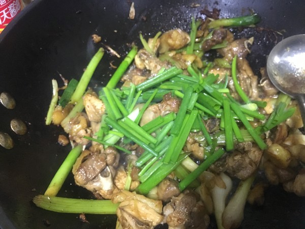 芹菜炒鸡肉的做法步骤：6