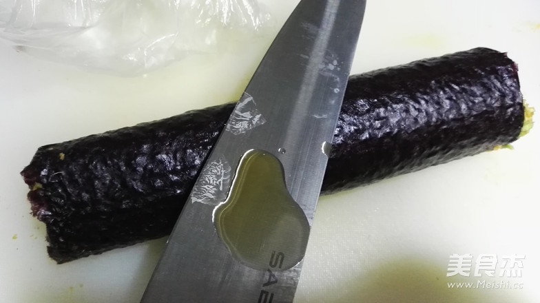 牛油果肉松寿司的做法步骤:10
