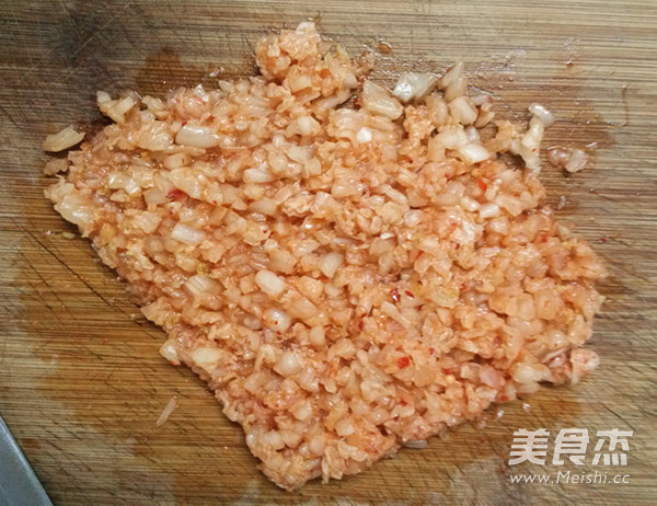 辣白菜南瓜饼的做法步骤:2