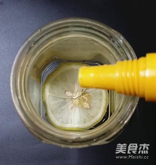 蜂蜜柠檬水的做法步骤：6