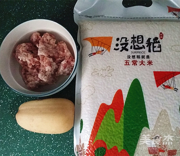 莲藕猪肉珍珠丸的做法步骤：1