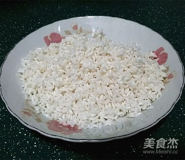 莲藕猪肉珍珠丸的做法步骤:3