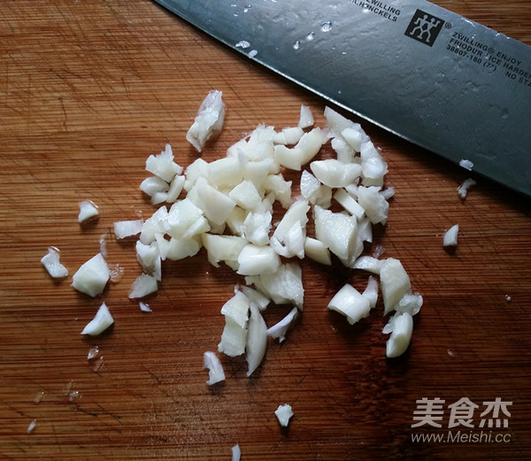 酱蒜爆芦笋的做法步骤:4