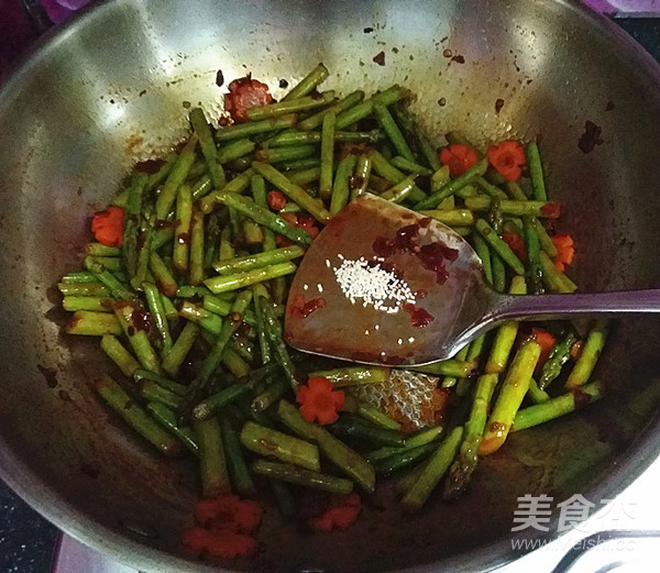 酱蒜爆芦笋的做法步骤:10
