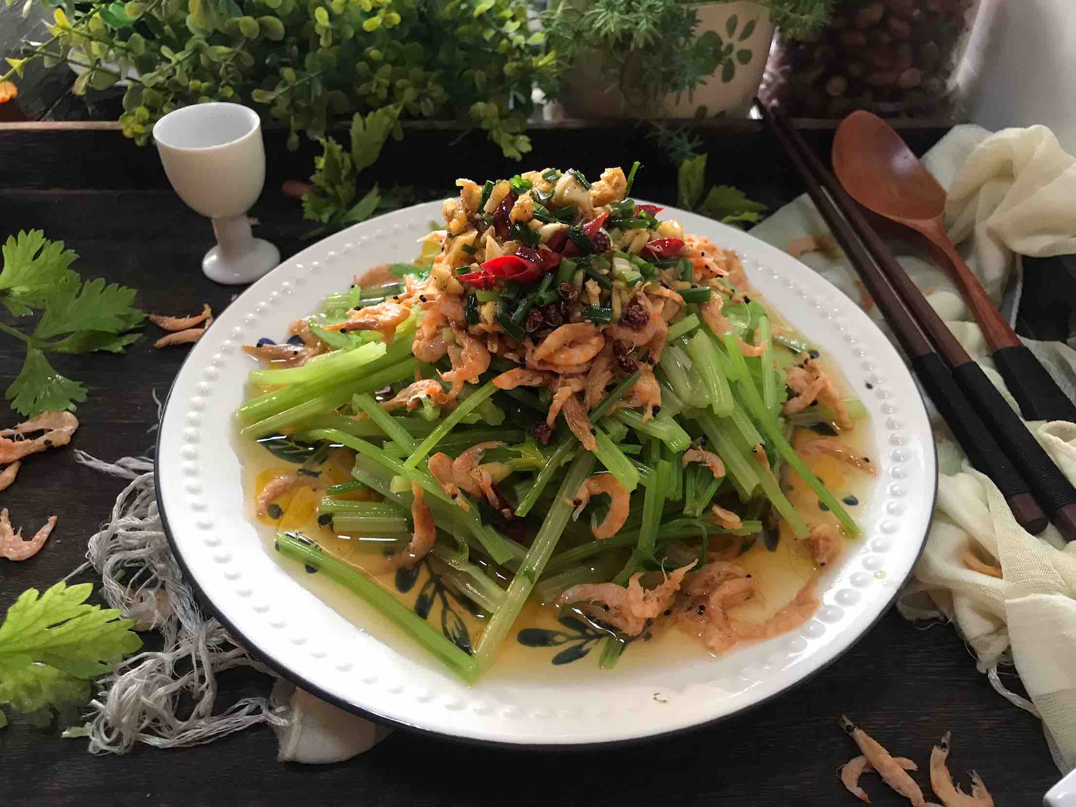 虾皮拌芹菜的做法步骤:14