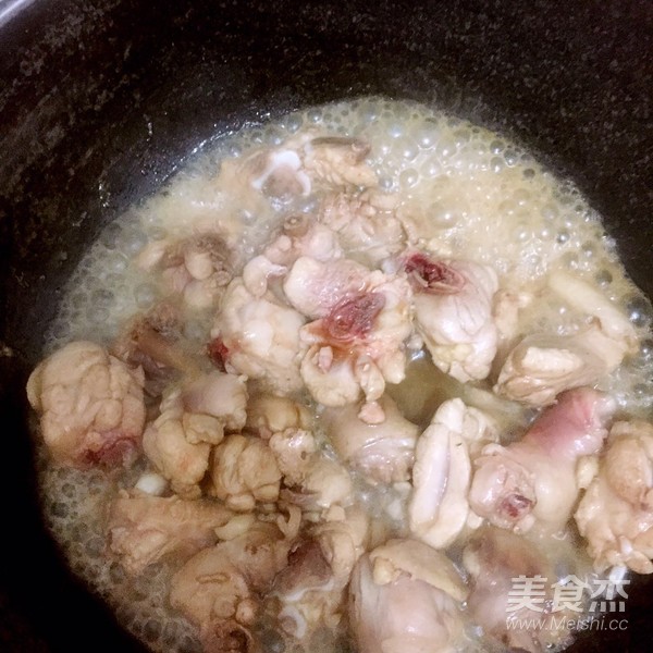 美味秘制黄焖鸡的做法步骤:6