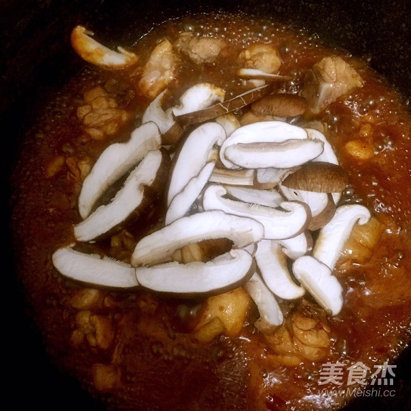 美味秘制黄焖鸡的做法步骤:8