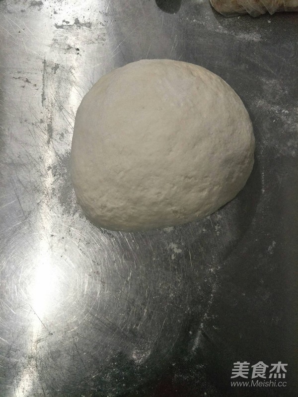 香菇猪肉馅饺子的做法步骤：1