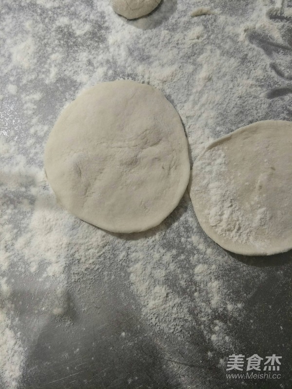 香菇猪肉馅饺子的做法步骤:6