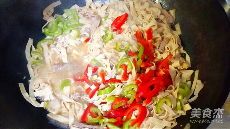 尖椒干豆腐的做法步骤:9