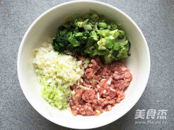 菜肉大馄饨的做法步骤：6