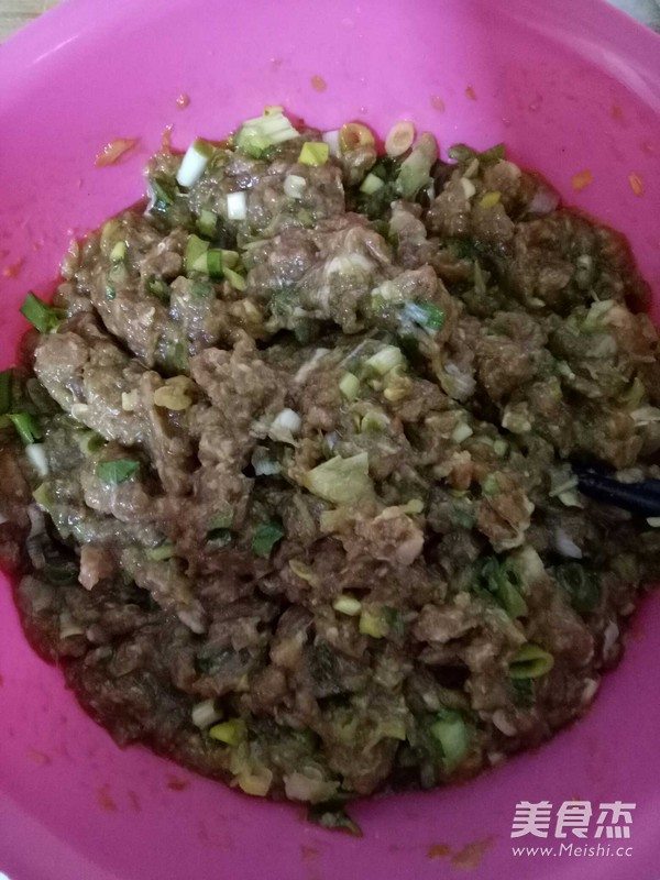 饺子的做法步骤：4