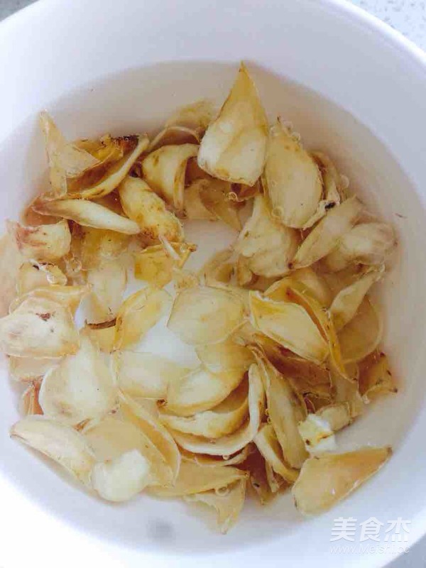 百合绿豆粥的做法步骤：1