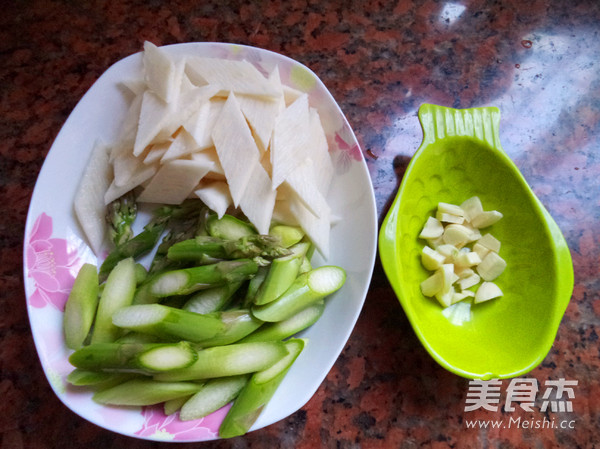 芦笋山药片的做法步骤:2