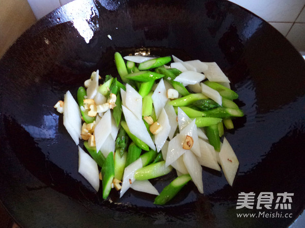 芦笋山药片的做法步骤:6