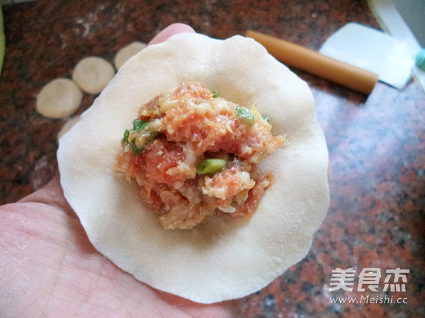 香葱鲜肉生煎包的做法步骤:8