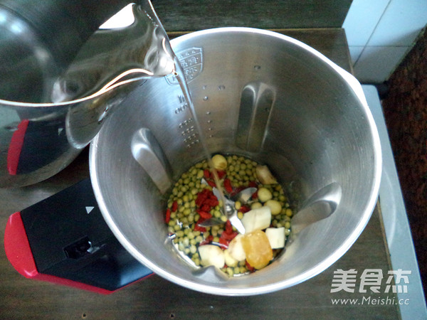 山药莲子枸杞豆浆的做法步骤:6