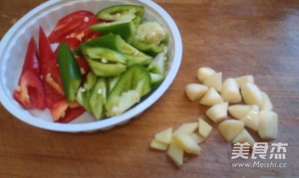 红烧土豆的做法步骤:3