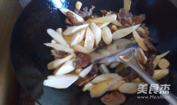 茭白肚片的做法步骤：5