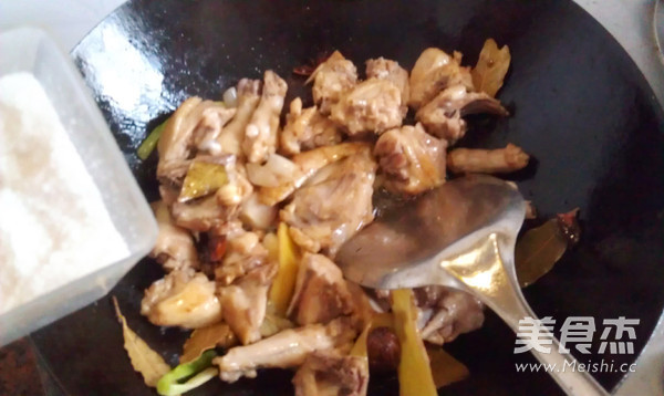 大盘鸡的做法步骤:3