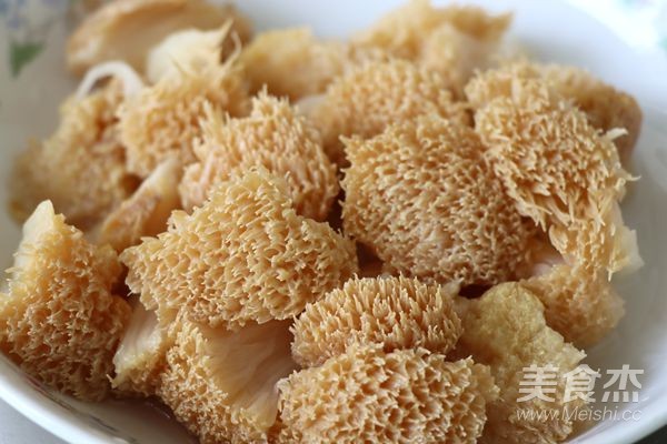 素炖猴头菇的做法步骤:2