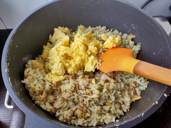 蛤蜊海苔蛋炒饭的做法步骤:7