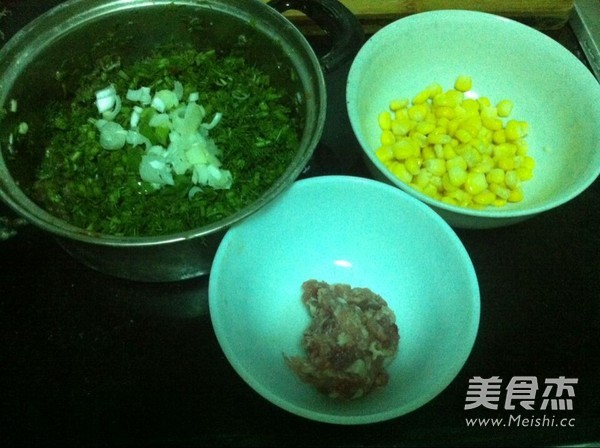 猪肉茴香玉米粒包子的做法步骤:3