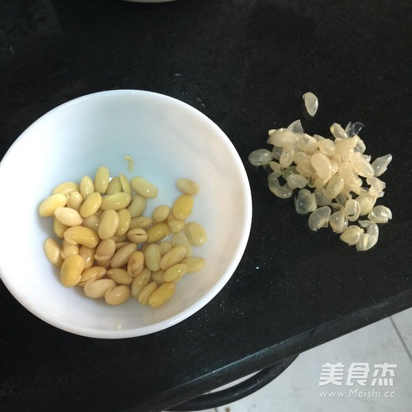 核桃黑豆豆浆的做法步骤：2