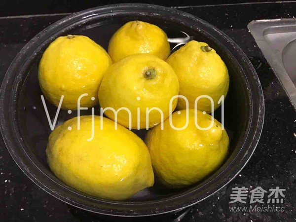 川贝陈皮柠檬膏的做法步骤：1