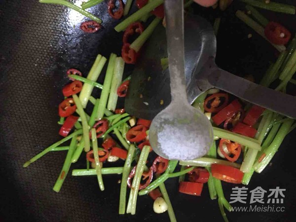 芹菜辣椒炒肉的做法步骤：6