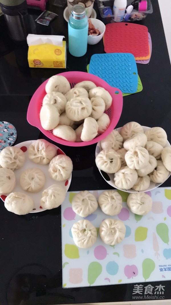 鲜肉包和菜包子的做法步骤：17