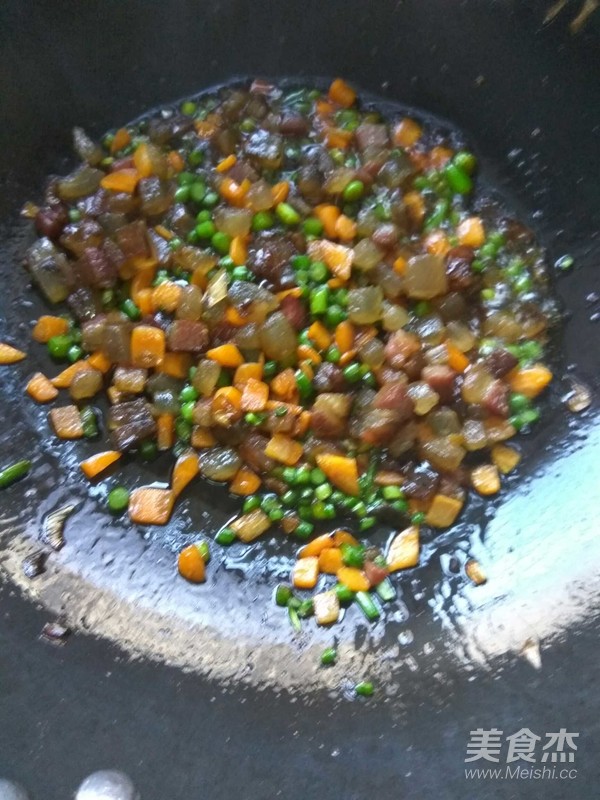 腊肉炒饭的做法步骤:7