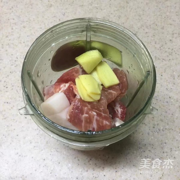 香菇鲜肉馄饨的做法步骤：4