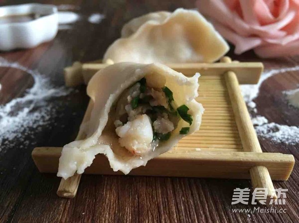 猪肉三鲜大馅水饺的做法步骤：8