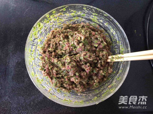 牛肉芹菜包子的做法步骤:9