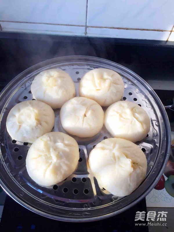 牛肉芹菜包子的做法步骤:16