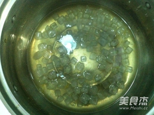 花生巧克力牛轧糖的做法步骤：2